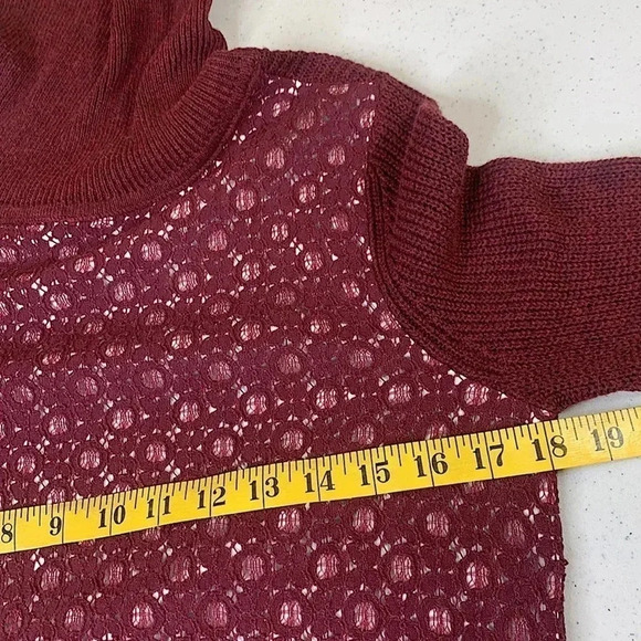 SIMPLY VERA Vera Wang Mock Layer Shirt Turtle Neck Laced Sweater Size M Burgundy - Picture 7 of 14